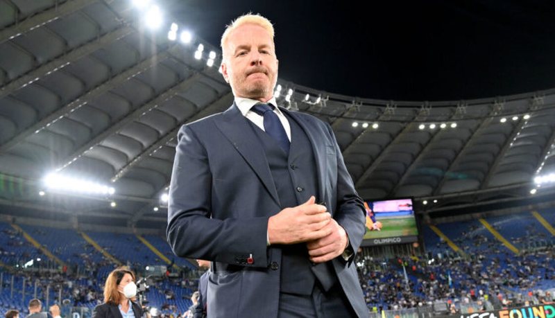 Luciano Moggi i tregon Napolit formulën e suksesit: Përpara se të blini lojtarë të rinj, firmosni me Igli Tare Luciano Moggi i tregon Napolit formulën e suksesit: Përpara se të blini lojtarë të rinj, firmosni me Igli Tare