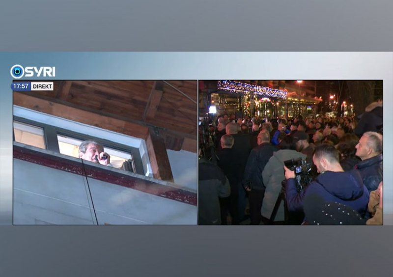 Berisha nga maja e pallatit i sëmurë me covid J1: S’ju kam folur këto ditë se kam qenë me grip, por nuk do e bëj më vaksinën e imponuar nga pushteti Berisha nga maja e pallatit i sëmurë me covid J1: S’ju kam folur këto ditë se kam qenë me grip, por nuk do e bëj më vaksinën e imponuar nga pushteti