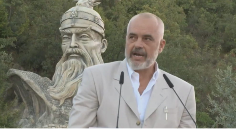 Rama kujton Skënderbeun në përvjetorin e vdekjes: 17 janar, dita e përjetshme e Heroit Kombëtar Rama kujton Skënderbeun në përvjetorin e vdekjes: 17 janar, dita e përjetshme e Heroit Kombëtar