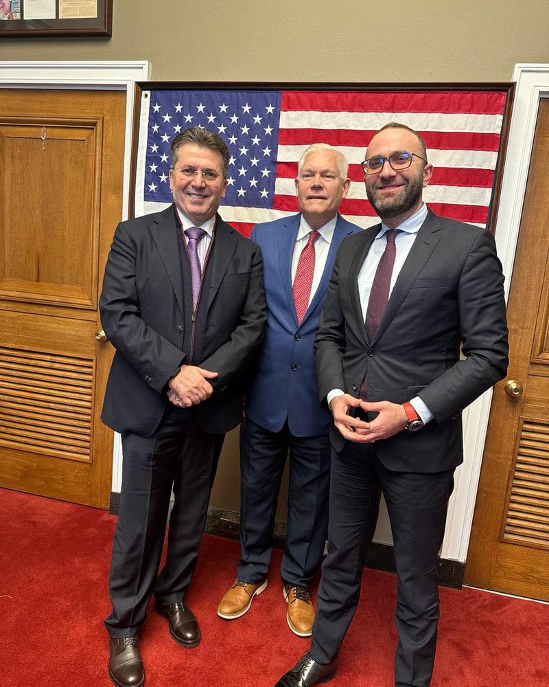 Fatmir Mediun dhe grupin e tij i “përzënë” nga “Mëngjesi i Lutjeve”, do ta shohin live nga hoteli Fatmir Mediun dhe grupin e tij i “përzënë” nga “Mëngjesi i Lutjeve”, do ta shohin live nga hoteli