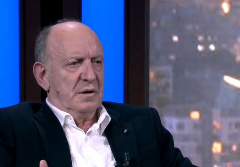 Të burgosur nga “demokomunisti” Berisha! Publicisti dhe ish gazetari i “Koha Jonë” Martin Leka kujton burgun me Nanon e Ramiz Alinë dhe bisedën me Agollin para arrestimit Të burgosur nga “demokomunisti” Berisha! Publicisti dhe ish gazetari i “Koha Jonë” Martin Leka kujton burgun me Nanon e Ramiz Alinë dhe bisedën me Agollin para arrestimit