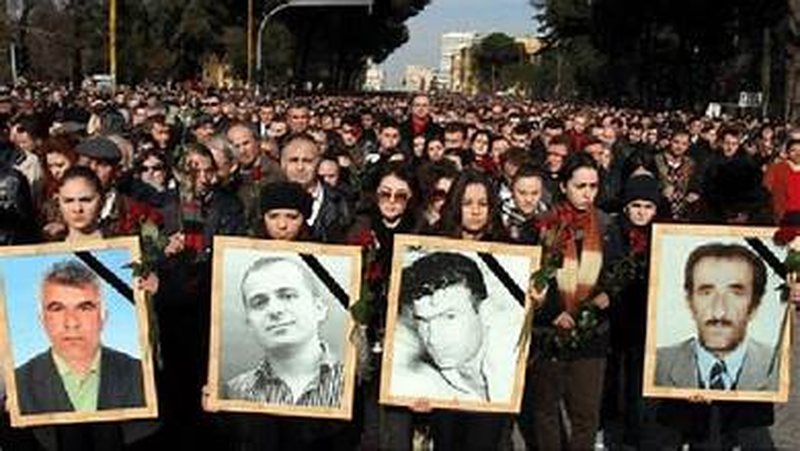 Gjykimi i Sali Berishës, hakmarrje e të ekzekutuarve pa gjyq të 21 janarit Gjykimi i Sali Berishës, hakmarrje e të ekzekutuarve pa gjyq të 21 janarit