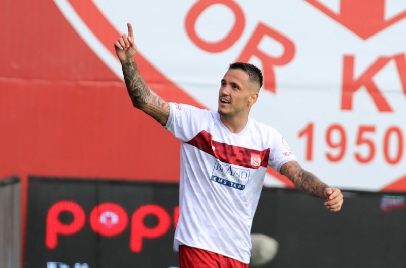 VIDEO/ Rey Manaj ‘jetik’, shënon dy gola në ‘frymën e fundit’ dhe i jep fitoren Sivassporit VIDEO/ Rey Manaj ‘jetik’, shënon dy gola në ‘frymën e fundit’ dhe i jep fitoren Sivassporit