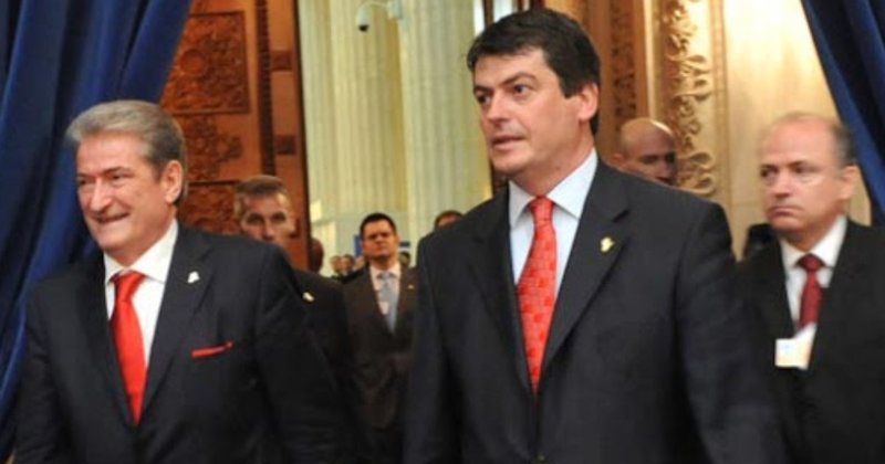 “Kujdes! Nuk do të jesh gjithmonë kryeministër”, Bamir Topi rrëfen paralajmërimin që i kishte bërë Berishës 16 vite më parë “Kujdes! Nuk do të jesh gjithmonë kryeministër”, Bamir Topi rrëfen paralajmërimin që i kishte bërë Berishës 16 vite më parë