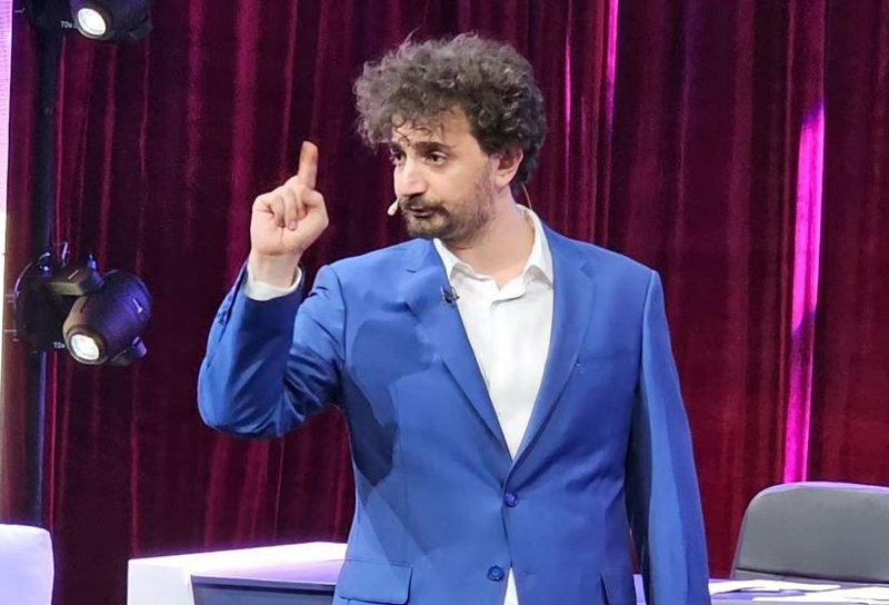 “Do të më mbyllni, e di që s’do më lini më të dal”- U përball me probleme të shëndetit mendor, aktori i humorit tregon si Turjan Hysko e dërgoi tek 5-a “Do të më mbyllni, e di që s’do më lini më të dal”- U përball me probleme të shëndetit mendor, aktori i humorit tregon si Turjan Hysko e dërgoi tek 5-a