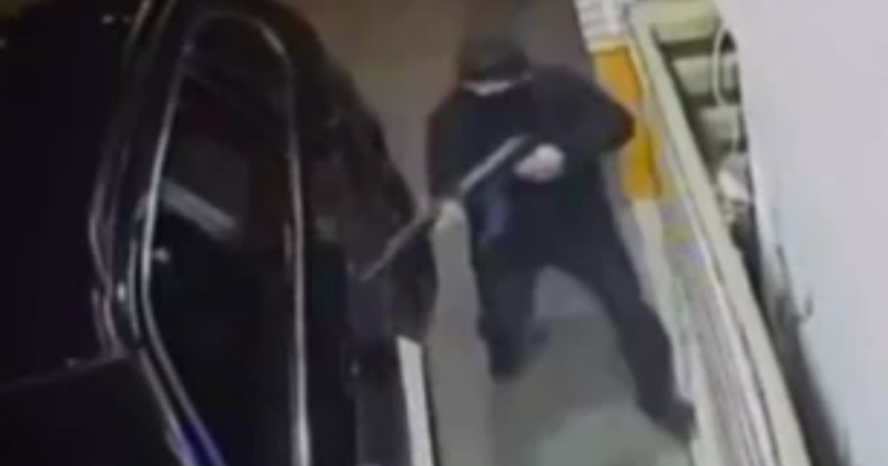 Vrasja e kryemafiozit grek, flet “Agimi” nga Athina: Nëse doni të hiqni qafe dikë, merrni shqiptarë! Janë më të ashpër se grekët Vrasja e kryemafiozit grek, flet “Agimi” nga Athina: Nëse doni të hiqni qafe dikë, merrni shqiptarë! Janë më të ashpër se grekët