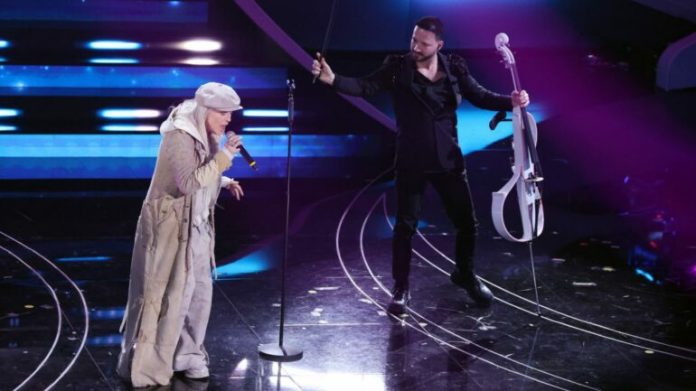 Rrëfimi i Anna Oxas: Kam jetuar si e huaj në Itali, si refugjate… Rrëfimi i Anna Oxas: Kam jetuar si e huaj në Itali, si refugjate…