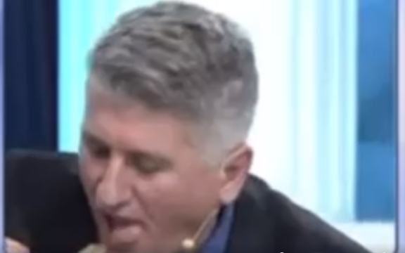 Edhe Gjekmarkaj me probleme mendore: Altin Dumani ta konsiderojë detyrë patriotike, hetimin për shtetin që nuk i fal pronën Fanes? I irrituar pse  ambasadorët nuk flasin për hajdutëri pronash!