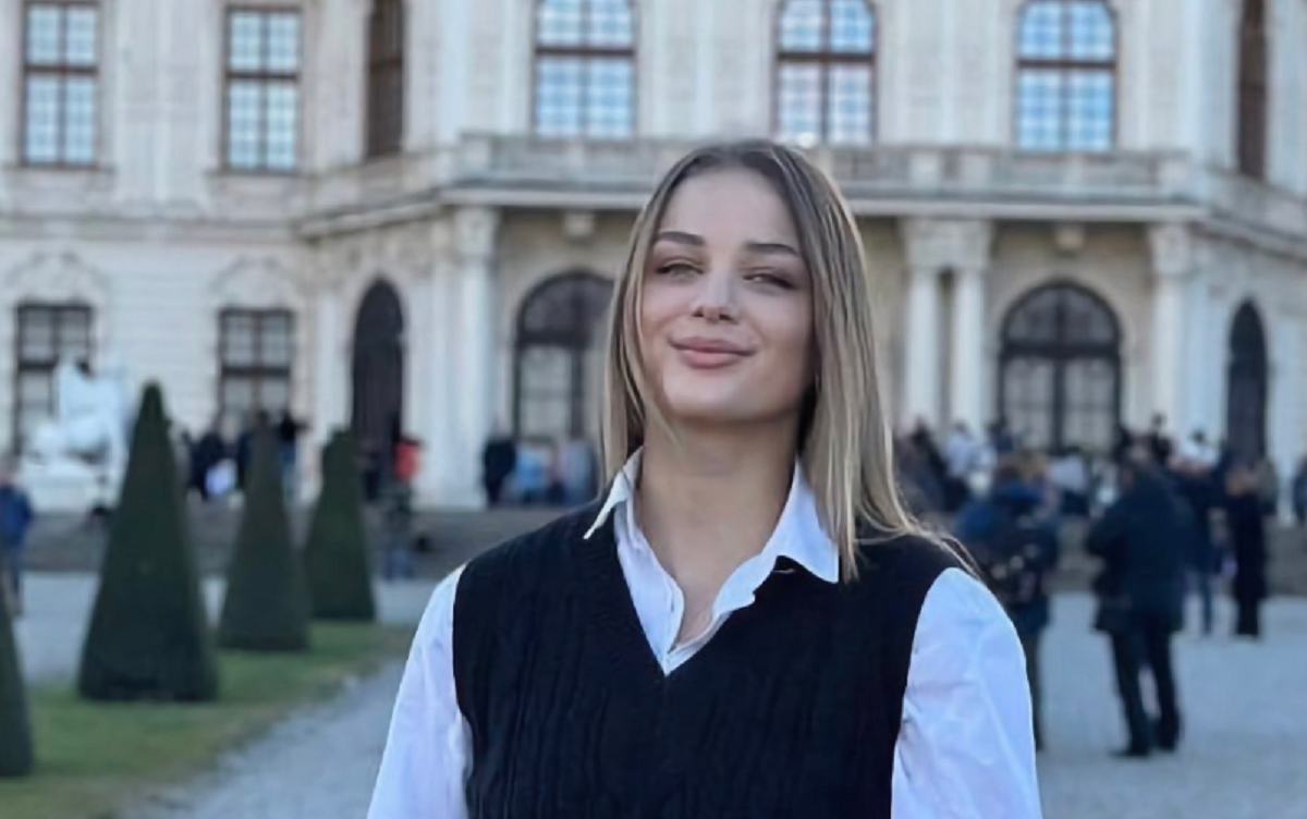 Një rrugë në zonën e Nea Smirni në Larisa të Greqisë është propozuar që të mbajë emrin e shqiptares Klaudia Lata Një rrugë në zonën e Nea Smirni në Larisa të Greqisë është propozuar që të mbajë emrin e shqiptares Klaudia Lata