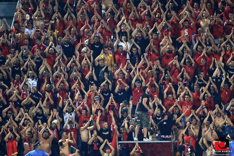 Tifozët shqiptarë “pushtojnë” me komente faqen e UEFA-s në rrjetet sociale, paralajmërojnë spektakël në Gjermani Tifozët shqiptarë “pushtojnë” me komente faqen e UEFA-s në rrjetet sociale, paralajmërojnë spektakël në Gjermani