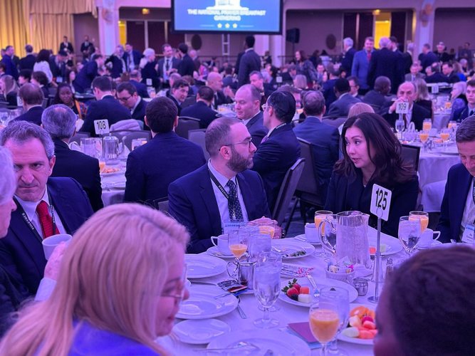 “Lista Mediu”: Të ftuarit e Mediut në Mëngjesin e Lutjeve postojnë foto nga salla ku i kanë lënë të shikojnë aktivitetin online “Lista Mediu”: Të ftuarit e Mediut në Mëngjesin e Lutjeve postojnë foto nga salla ku i kanë lënë të shikojnë aktivitetin online