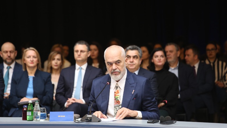 ‘Nuk ka drekë falas në BE, vetëm jemi të vegjël!’ Fjalimi i Edi Ramës në Samiti Rajonal mbi Planin e Rritjes! Ambicia jonë të aplikojmë në qershor në zonën e pagesave euro ‘Nuk ka drekë falas në BE, vetëm jemi të vegjël!’ Fjalimi i Edi Ramës në Samiti Rajonal mbi Planin e Rritjes! Ambicia jonë të aplikojmë në qershor në zonën e pagesave euro