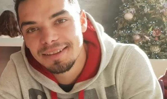 The Guardian: Tragjedia e muzikantit shqiptar, ëndrra e të cilit u pre në anijen e azil-kërkuesve në Angli The Guardian: Tragjedia e muzikantit shqiptar, ëndrra e të cilit u pre në anijen e azil-kërkuesve në Angli