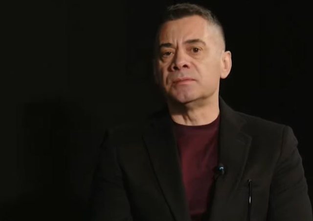 Arben Ahmetaj “rrëfehet” te televizioni i familjes Berisha: Nuk jam arratisur nga Shqipëria, unë e di se çfarë kam bërë Arben Ahmetaj “rrëfehet” te televizioni i familjes Berisha: Nuk jam arratisur nga Shqipëria, unë e di se çfarë kam bërë