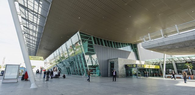 Historike, Tirana rrëzon për muajin janar nga “froni” Beogradin si aeroporti më i madh në rajon Historike, Tirana rrëzon për muajin janar nga “froni” Beogradin si aeroporti më i madh në rajon