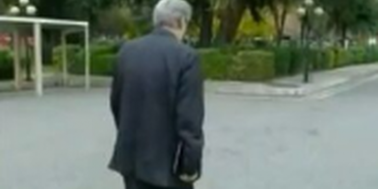 Mbrëmë kishte parë një tjetër ëndërr! Berisha premton “hatanë” më 20 shkurt ditën e rrëzimit të përmendores së Enverit: Do tërheqim zvarrë “diktatorin” Rama! Mbrëmë kishte parë një tjetër ëndërr! Berisha premton “hatanë” më 20 shkurt ditën e rrëzimit të përmendores së Enverit: Do tërheqim zvarrë “diktatorin” Rama!