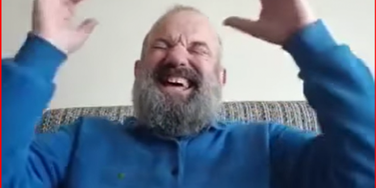 VIDEO/ Ironia e Vrenozit të PD-së: Në shtator si çeçua me një këmbë në Parlament, në dhjetor shpërthejmë se është dhjetë orë…