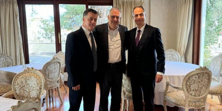 Një aleancë e pazakontë Berisha-Greqi Një aleancë e pazakontë Berisha-Greqi