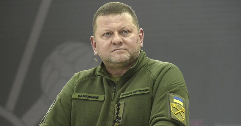 Përplasja e Zelenskyt me shefin e ushtrisë, që mund t’i kushtojë shtrenjtë Ukrainës Përplasja e Zelenskyt me shefin e ushtrisë, që mund t’i kushtojë shtrenjtë Ukrainës