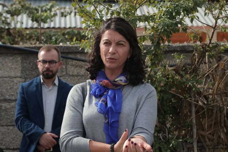 Zyshë Ina do të kthehet në shtëpi: Shqiptarët mbledhin dyfishin e shumës për ta sjellë me charter në Vlorë