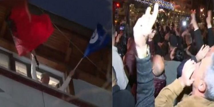 “Sokaku i të Marrëve” dhe “xhamia” e Sali efendiut nesër do mbyllen! “Sokaku i të Marrëve” dhe “xhamia” e Sali efendiut nesër do mbyllen!