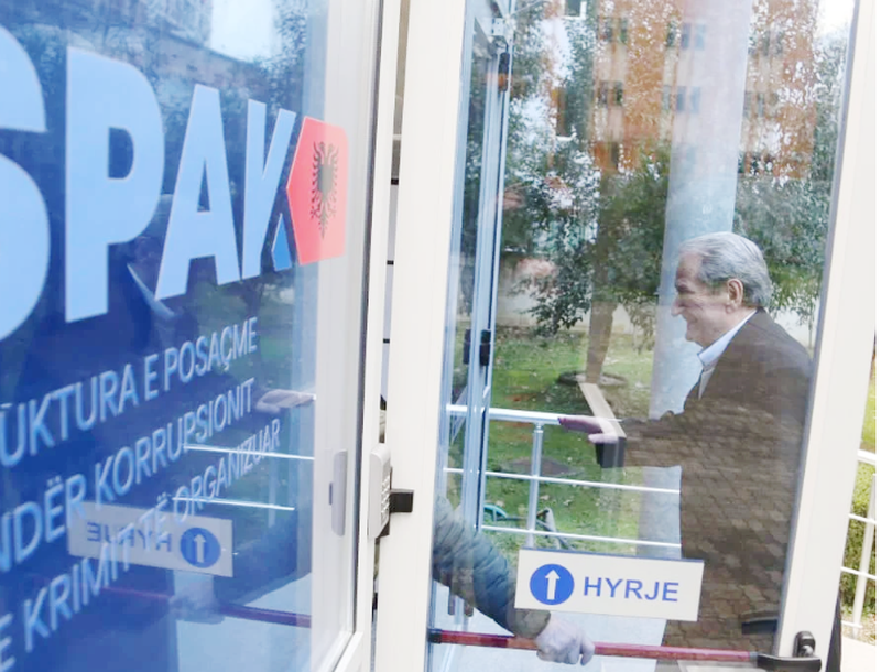 Drejtësia “fundos” Sali Berishën dhe Jamarbër Malltezi! Vlerëson të ligjshme provat e sekuestruara për aferën “Partizani” Drejtësia “fundos” Sali Berishën dhe Jamarbër Malltezi! Vlerëson të ligjshme provat e sekuestruara për aferën “Partizani”