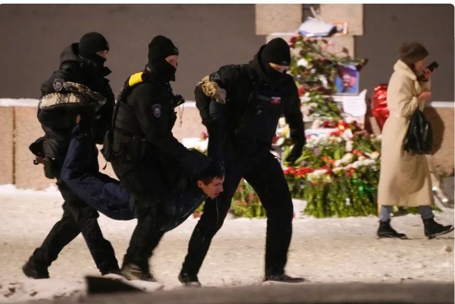 Vdekja e Navalny, mister vendndodhja e trupit të armikut të Kremlinit! Dyshime edhe për kohën e vdekjes! Protesta në Rusi, 200 të arrestuar Vdekja e Navalny, mister vendndodhja e trupit të armikut të Kremlinit! Dyshime edhe për kohën e vdekjes! Protesta në Rusi, 200 të arrestuar