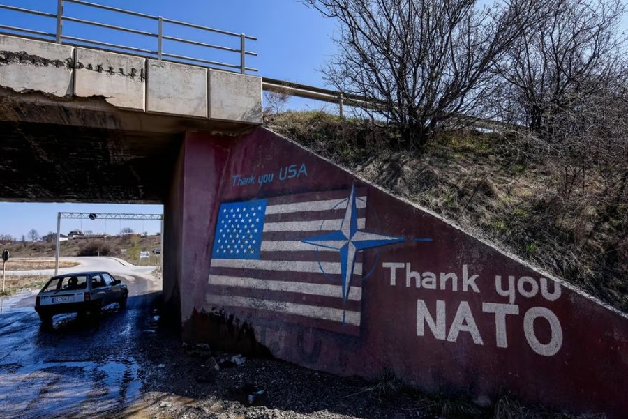 “Politico”: Si amerikanët po e rrënojnë Kosovën!?