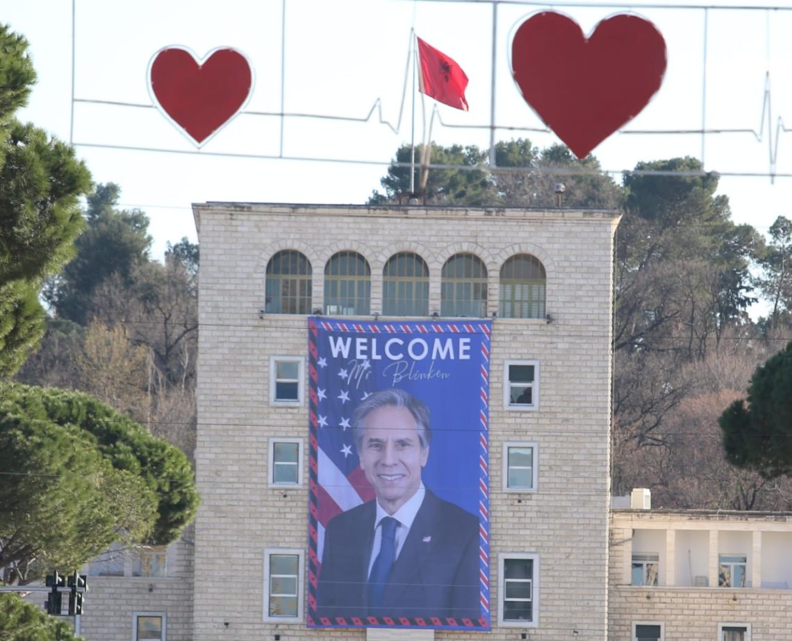 Blinken në Tiranë dhe historia e 1.574 kilogramëve flori