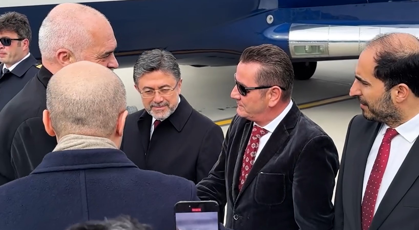 VIDEO/ Rama mbërrin në aeroportin e Ankarasë, pritet nga kryeministri turk! Takimi me Erdogan dhe firmosja e disa marrëveshjeve VIDEO/ Rama mbërrin në aeroportin e Ankarasë, pritet nga kryeministri turk! Takimi me Erdogan dhe firmosja e disa marrëveshjeve