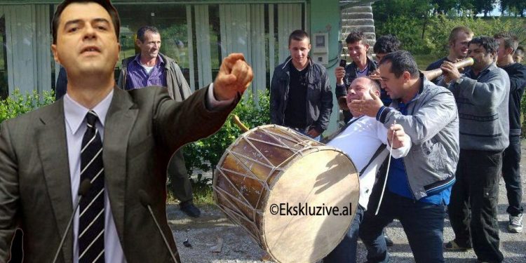 Nuk i referohet asnjë neni dhe asnjë gërme për akuzën… por llomotit! Juristi Luli kundër amnistisë penale: Favorizon të korruptuarit! Nuk i referohet asnjë neni dhe asnjë gërme për akuzën… por llomotit! Juristi Luli kundër amnistisë penale: Favorizon të korruptuarit!