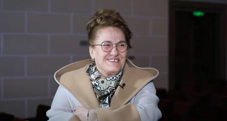 Rrëfen momentin më të vështirë në jetë, përlotet Rita Gjeka: Dola me telefon në skenë që ai… Rrëfen momentin më të vështirë në jetë, përlotet Rita Gjeka: Dola me telefon në skenë që ai…