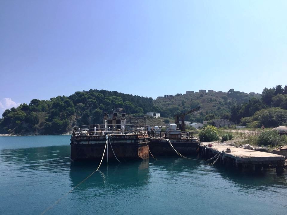 Ishulli i Sazanit, ç’është,  ç’ka qenë, e çdo bëhet?! Mikonas nuk do ishte ëndërr