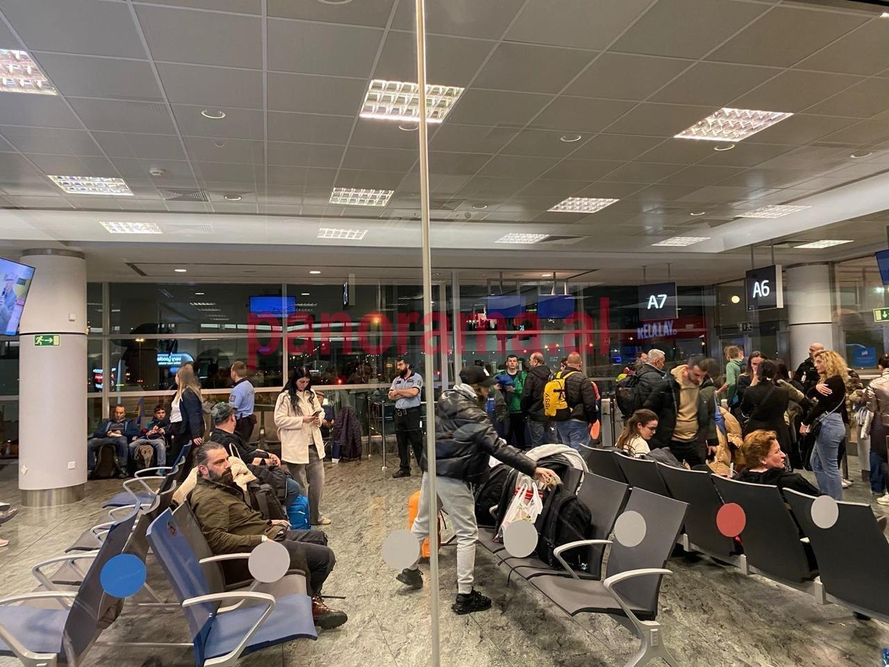 Mashtrimi qesharak i Wizz Air: I lamë 100 pasagjerët sepse i vonoi kontrolli i sigurisë në Pragë, nuk mund t’i prisnim