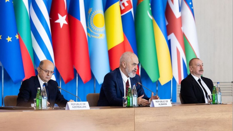 Rama në Azerbajxhan: Në Vlorë synojmë të ndërtojmë një qendër për gaz të lëngshëm natyror Rama në Azerbajxhan: Në Vlorë synojmë të ndërtojmë një qendër për gaz të lëngshëm natyror