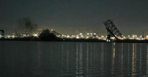 VIDEO/ Shembja e urës së madhe në Baltimore Key pas goditijes nga një anije: Dhjetëra automjete bien në ujë