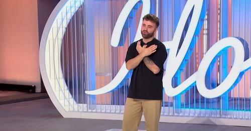 VIDEO/ Shqiptari përlot jurinë e “American Idol”, tregon historinë prekëse: Nuk e takoj dot nënën e sëmurë sepse… I mahnit me këngën “Oj Kosovë, oj nëna ime” VIDEO/ Shqiptari përlot jurinë e “American Idol”, tregon historinë prekëse: Nuk e takoj dot nënën e sëmurë sepse… I mahnit me këngën “Oj Kosovë, oj nëna ime”