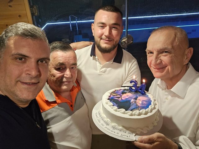 Ilir Meta sherr me komentuesit: Sa ordiner patronazhist qënke ti o fëlliqësirë Ilir Meta sherr me komentuesit: Sa ordiner patronazhist qënke ti o fëlliqësirë