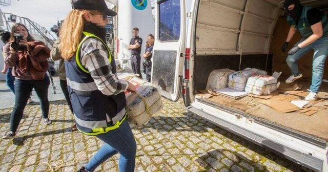 Spanja e “përmbytur” nga droga, “El Pais”: Shqiptarët blenë kompani të mëdha të eksportit të bananeve dhe frutave! Spanja e “përmbytur” nga droga, “El Pais”: Shqiptarët blenë kompani të mëdha të eksportit të bananeve dhe frutave!