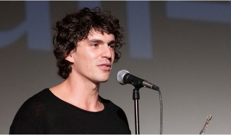 Aktori i njohur flet për racizmin: Unë jam shqiptar dhe grek, jam dy gjëra në të njëjtën kohë Aktori i njohur flet për racizmin: Unë jam shqiptar dhe grek, jam dy gjëra në të njëjtën kohë