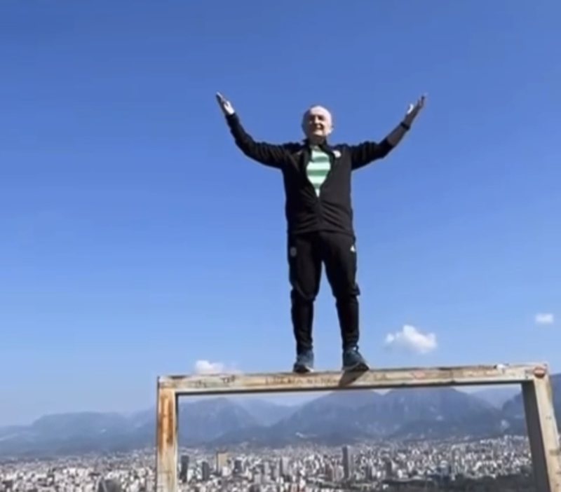 ‘Me floririn e Kërrabës Meta ka minierë në Kongo’, avokati: Me akrobacitë majë shtyllës do të thotë se jam i sëmurë psiqik