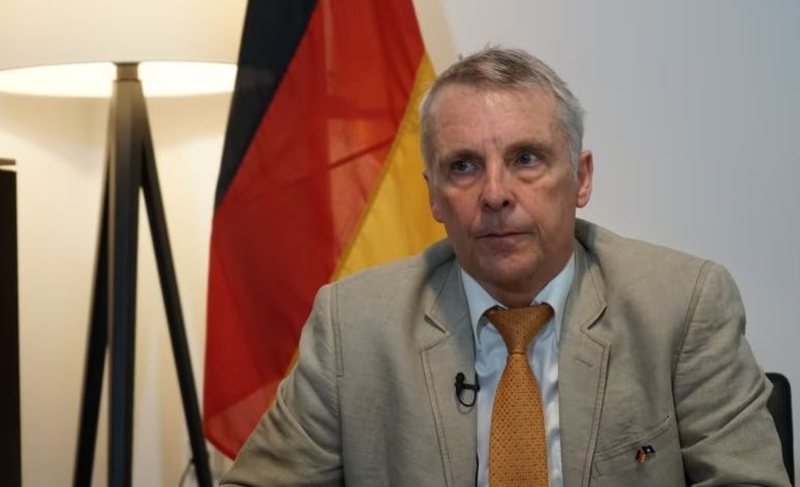 25 vite nga sulmet e NATO-s kundër objekteve ushtrake në Serbi, reagon ambasadori gjerman: Nuk ka ndonjë arsye për festë! Ndaluam mizoritë e Millosheviçit
