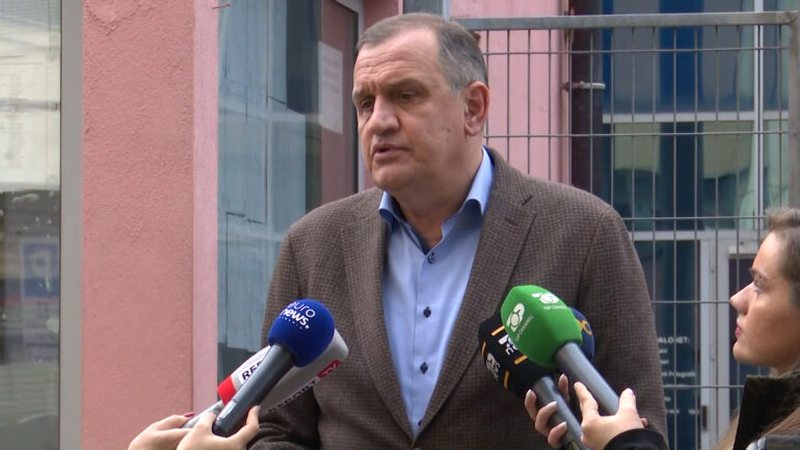 “Të vërtetën time do ta ballafaqoj në gjykatë”! Ilir Beqaj për Sterilizimin: Të përdorësh me efiçensë fondet, është detyrë. Koncesioni i Sterilizimit kurseu para, e vërteta do dalë “Të vërtetën time do ta ballafaqoj në gjykatë”! Ilir Beqaj për Sterilizimin: Të përdorësh me efiçensë fondet, është detyrë. Koncesioni i Sterilizimit kurseu para, e vërteta do dalë