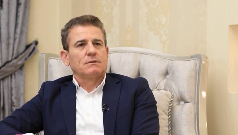 Nga sfidat e profesionit te pengu që i ka mbetur nga babai, Aleksandër Çipa rrëfehet në ‘Fit Station’