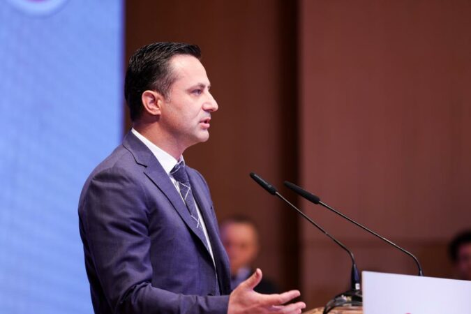 Ceno Klosi, pronat e fshehura në Britani. Pikëpyetjet për paratë me të cilat kryetatimori bleu hotelin luksoz në Londër Ceno Klosi, pronat e fshehura në Britani. Pikëpyetjet për paratë me të cilat kryetatimori bleu hotelin luksoz në Londër