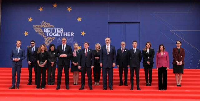 Këshilli i BE-së miraton planin për rritje ekonomike në Ballkan! Kosova nën saknsione zero fond! Mashtruesi i Binit, Bislimi mashtron kosovarët: 950 milion do na japin! Këshilli i BE-së miraton planin për rritje ekonomike në Ballkan! Kosova nën saknsione zero fond! Mashtruesi i Binit, Bislimi mashtron kosovarët: 950 milion do na japin!