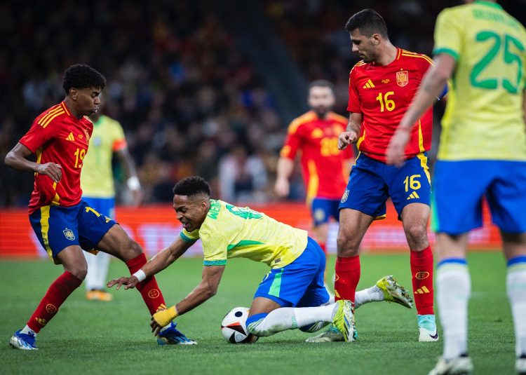 VIDEO/ Kronikë e miqësoreve! “Tango” dhe “Samba” në Spanjë-Brazil një miqësore ku fitoi futbolli VIDEO/ Kronikë e miqësoreve! “Tango” dhe “Samba” në Spanjë-Brazil një miqësore ku fitoi futbolli