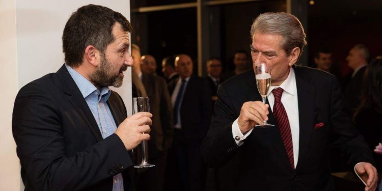 Iluzione apo konkluzione nga Bushati: Legjenda e heronjve të UÇK u kris dhe u errësua në sallën e gjyqit në Hagë Iluzione apo konkluzione nga Bushati: Legjenda e heronjve të UÇK u kris dhe u errësua në sallën e gjyqit në Hagë