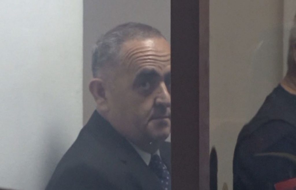 Mediat greke “masakrojnë” Belerin: Dëshmia e tij liroi Bledar Jambellin, vrasësin e kryekomisarit Artan Cuku Mediat greke “masakrojnë” Belerin: Dëshmia e tij liroi Bledar Jambellin, vrasësin e kryekomisarit Artan Cuku