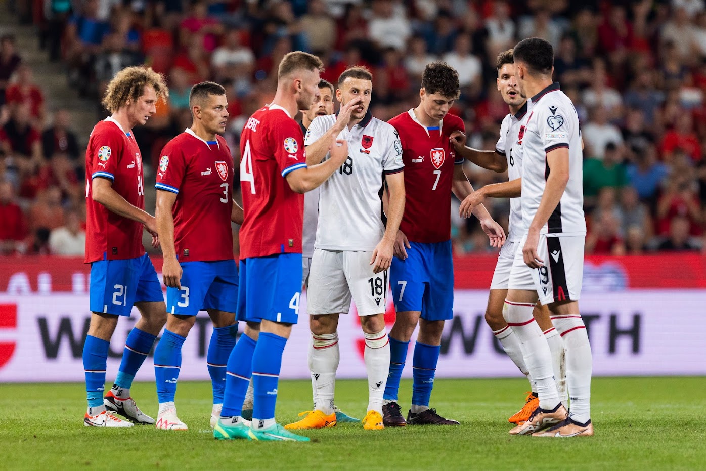 E bujshme nga Italia, Napoli nis negociatat me mbrojtësin e Kombëtares Shqiptare E bujshme nga Italia, Napoli nis negociatat me mbrojtësin e Kombëtares Shqiptare